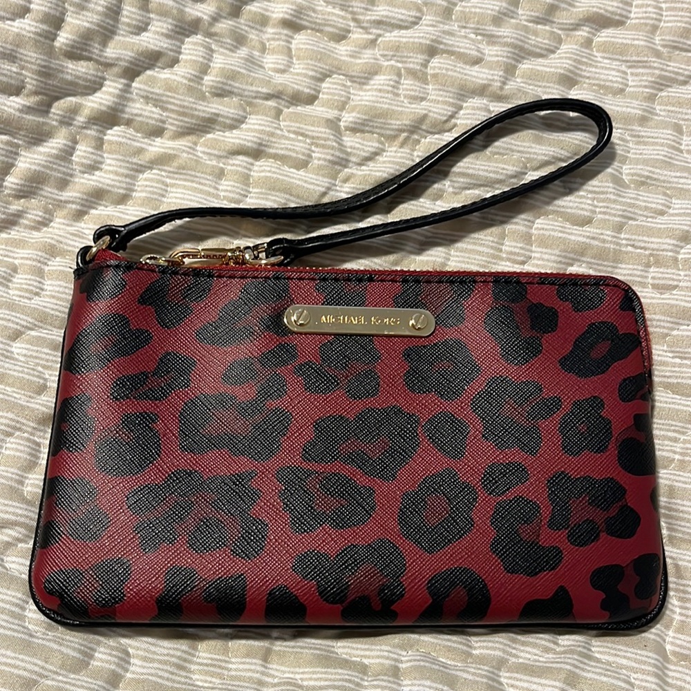 NWOT! MICHAEL KORS WRISTLET in Wine/blk animal print